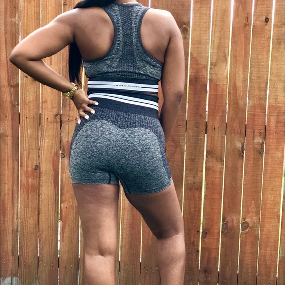 Two-Piece Active set - Picture 3 of 3